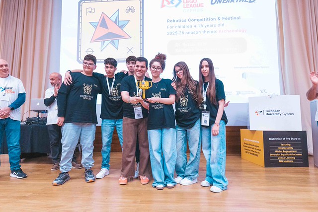 Candela Robotic School