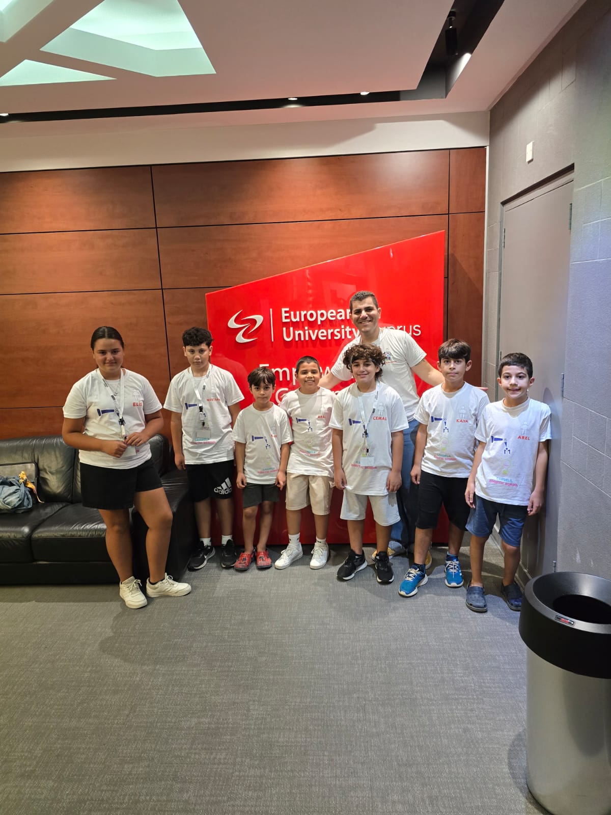 Candela Robotic School